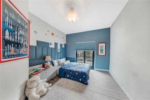 Townhouse in Miami, Florida 3 bedrooms, 192.49 sq.m. № 1920629 - photo 17