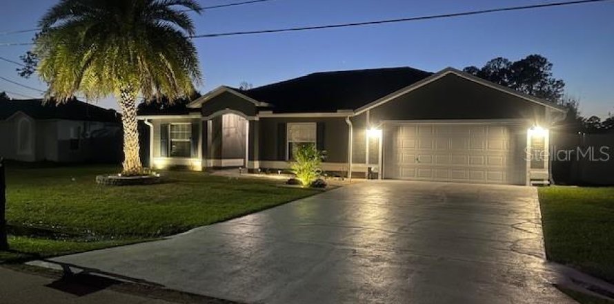 House in Palm Coast, Florida 4 bedrooms, 172.98 sq.m. № 2110325