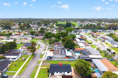 Купить виллу или дом в Майами-Гарденс, Флорида 3 спальни, 104.52м2, № 2060993 - фото 23