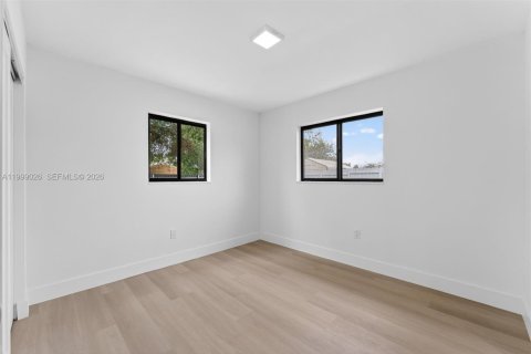 Купить виллу или дом в Майами-Гарденс, Флорида 3 спальни, 104.52м2, № 2060993 - фото 13