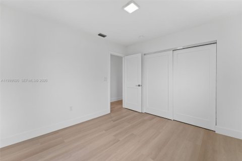 Купить виллу или дом в Майами-Гарденс, Флорида 3 спальни, 104.52м2, № 2060993 - фото 19