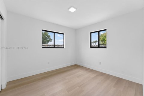 Купить виллу или дом в Майами-Гарденс, Флорида 3 спальни, 104.52м2, № 2060993 - фото 17