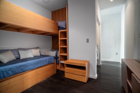 Condo in Miami, Florida, 3 bedrooms  № 1943642 - photo 23