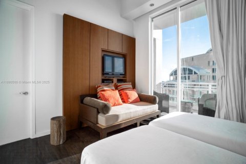 Condo in Miami, Florida, 3 bedrooms  № 1943642 - photo 21