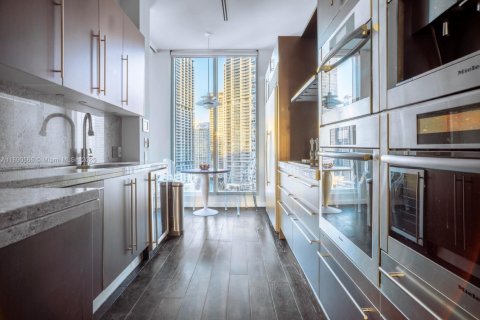 Condo in Miami, Florida, 3 bedrooms  № 1943642 - photo 8