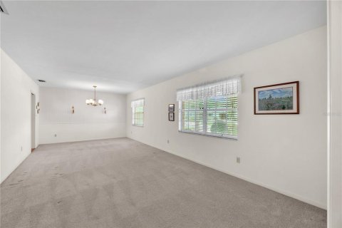 House in Brandon, Florida 3 bedrooms, 178.37 sq.m. № 2277890 - photo 17
