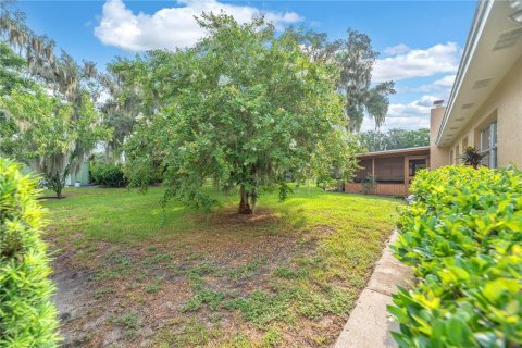 House in Brandon, Florida 3 bedrooms, 178.37 sq.m. № 2277890 - photo 5