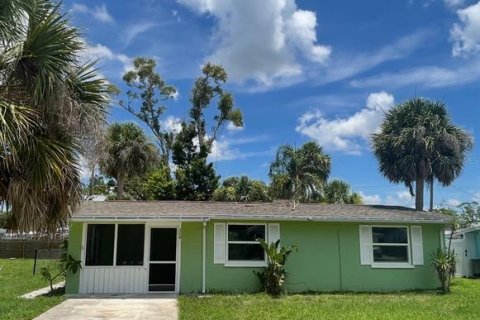 Casa en venta en Englewood, Florida, 1 dormitorio, 89.84 m2 № 1910369 - foto 1
