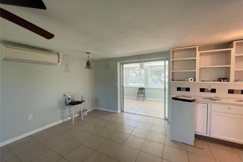 Casa en venta en Englewood, Florida, 1 dormitorio, 89.84 m2 № 1910369 - foto 5