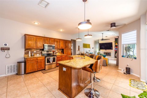 Casa en venta en Tampa, Florida, 3 dormitorios, 182.55 m2 № 1918381 - foto 4