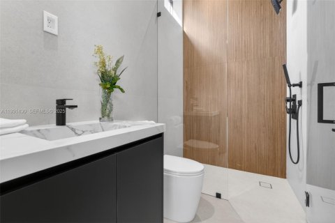 Villa ou maison à vendre à Miami, Floride: 5 chambres № 1991236 - photo 29