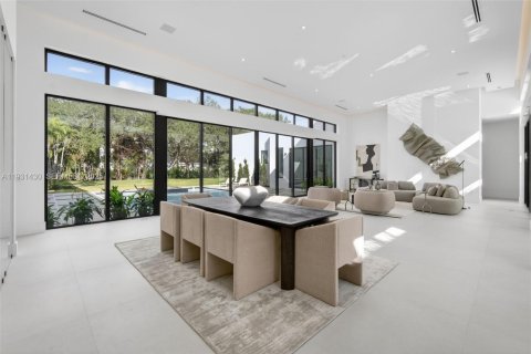 Villa ou maison à vendre à Miami, Floride: 5 chambres № 1991236 - photo 11