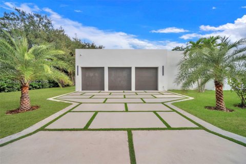 Villa ou maison à vendre à Miami, Floride: 5 chambres № 1991236 - photo 5