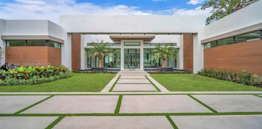 Villa ou maison à Miami, Floride 5 chambres № 1991236