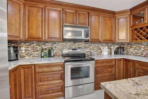 Adosado en alquiler en Sunrise, Florida, 3 dormitorios, 148.27 m2 № 2077815 - foto 19