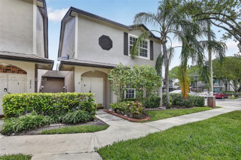 Adosado en alquiler en Sunrise, Florida, 3 dormitorios, 148.27 m2 № 2077815 - foto 2