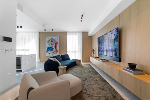 Condo in Miami Beach, Florida, 4 bedrooms  № 1984487 - photo 25
