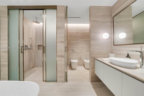 Condo in Miami Beach, Florida, 4 bedrooms  № 1984487 - photo 29