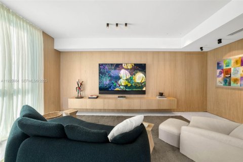 Condo in Miami Beach, Florida, 4 bedrooms  № 1984487 - photo 24