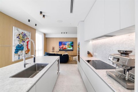 Condo in Miami Beach, Florida, 4 bedrooms  № 1984487 - photo 23