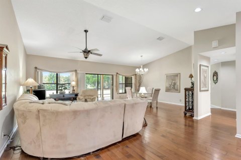 House in Royal Palm Beach, Florida 3 bedrooms, 222.04 sq.m. № 2303594 - photo 11