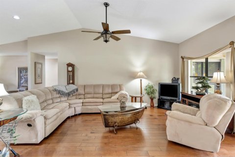 House in Royal Palm Beach, Florida 3 bedrooms, 222.04 sq.m. № 2303594 - photo 8