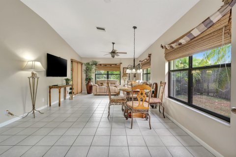 House in Royal Palm Beach, Florida 3 bedrooms, 222.04 sq.m. № 2303594 - photo 26