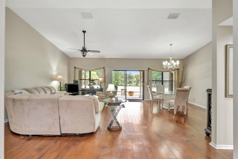 House in Royal Palm Beach, Florida 3 bedrooms, 222.04 sq.m. № 2303594 - photo 7