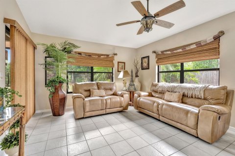 House in Royal Palm Beach, Florida 3 bedrooms, 222.04 sq.m. № 2303594 - photo 25
