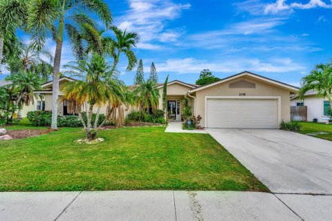 House in Royal Palm Beach, Florida 3 bedrooms, 222.04 sq.m. № 2303594