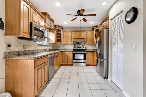 House in Royal Palm Beach, Florida 3 bedrooms, 222.04 sq.m. № 2303594 - photo 20