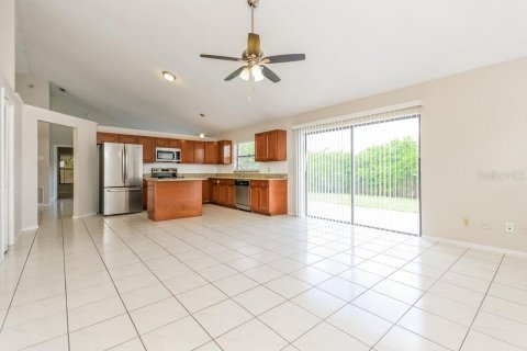 House in Orlando, Florida 4 bedrooms, 178.28 sq.m. № 1851071 - photo 9