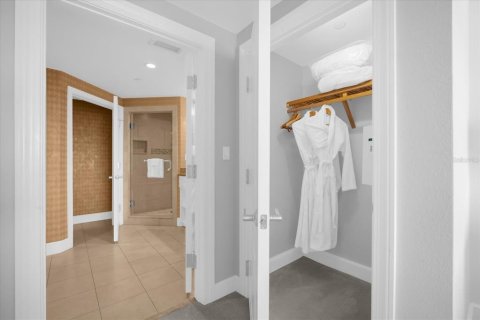 Condo in Four Corners, Florida, 1 bedroom № 2143455 - photo 22