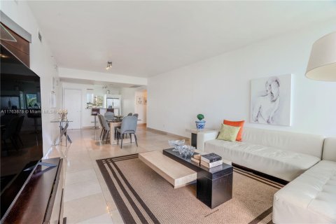 Condo in Miami, Florida, 2 bedrooms  № 1577581 - photo 11