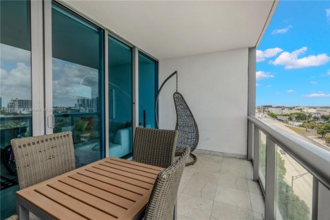Condo in Miami, Florida, 2 bedrooms  № 1577581 - photo 3