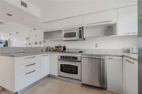 Condo in Miami, Florida, 2 bedrooms  № 1577581 - photo 9