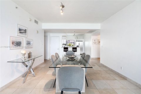 Condo in Miami, Florida, 2 bedrooms  № 1577581 - photo 10