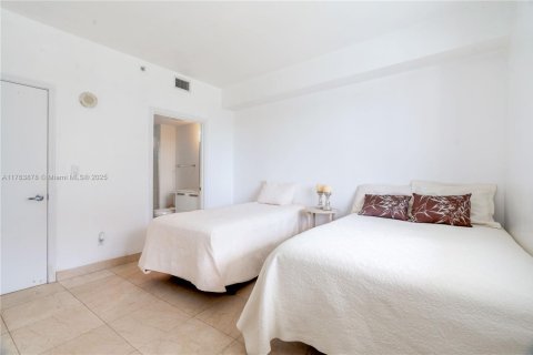 Condo in Miami, Florida, 2 bedrooms  № 1577581 - photo 18