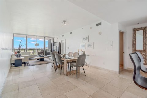 Condo in Miami, Florida, 2 bedrooms  № 1577581 - photo 7