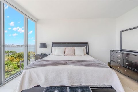 Condo in Miami, Florida, 2 bedrooms  № 1577581 - photo 13