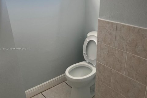 Condo in Miami, Florida, 2 bedrooms  № 1896026 - photo 15