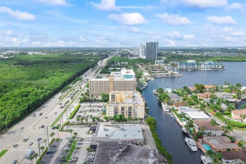 Copropriété à vendre à North Miami Beach, Floride: 1 chambre, 74.6 m2 № 2057759 - photo 30