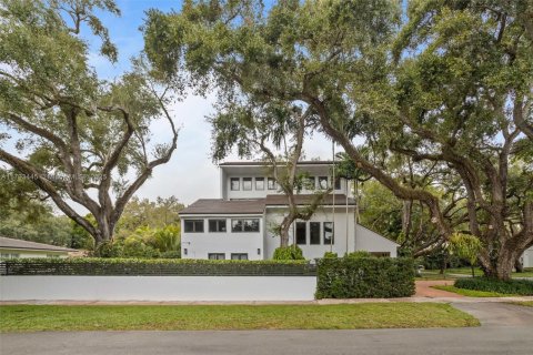 House in Coral Gables, Florida 4 bedrooms, 373 sq.m. № 1726382 - photo 4
