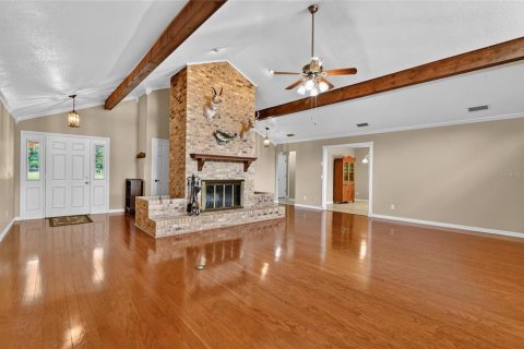 House in Winter Haven, Florida 4 bedrooms, 293.11 sq.m. № 2211195 - photo 7