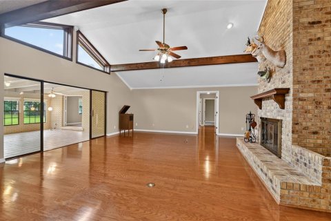 House in Winter Haven, Florida 4 bedrooms, 293.11 sq.m. № 2211195 - photo 5
