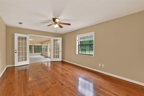 House in Winter Haven, Florida 4 bedrooms, 293.11 sq.m. № 2211195 - photo 19