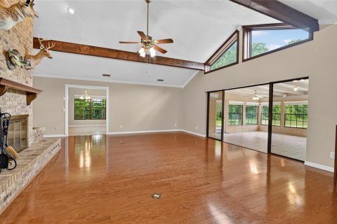 House in Winter Haven, Florida 4 bedrooms, 293.11 sq.m. № 2211195 - photo 6