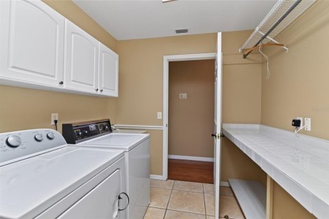 House in Winter Haven, Florida 4 bedrooms, 293.11 sq.m. № 2211195 - photo 28