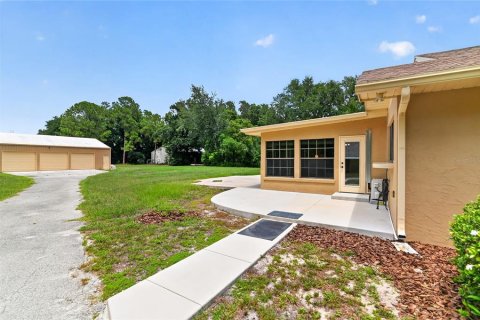 House in Winter Haven, Florida 4 bedrooms, 293.11 sq.m. № 2211195 - photo 30