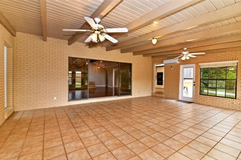 House in Winter Haven, Florida 4 bedrooms, 293.11 sq.m. № 2211195 - photo 16